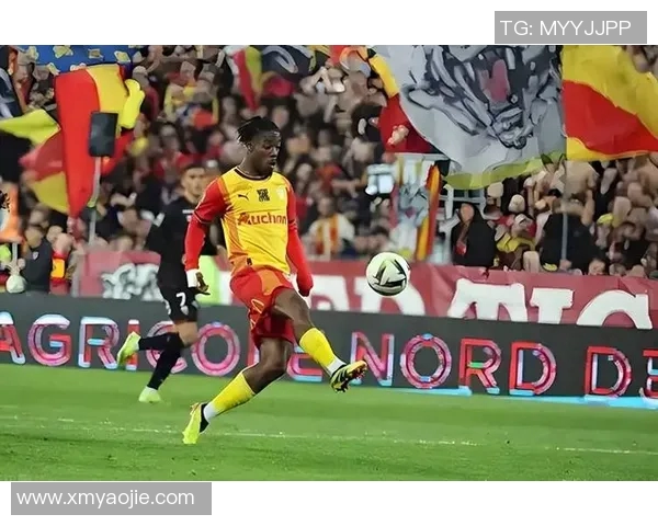 足球明星踪迹难寻引发球迷热议背后原因解析